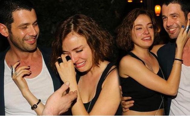 Keremcem kendisinden 15 yaş küçük "İlay Erkök" ile aşk yaşamaya başladı! Sizce bu aşk bir gün biter mi?