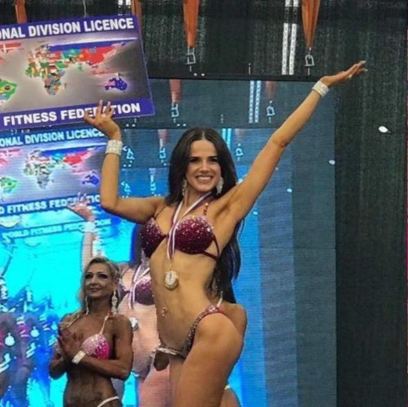 Vücüt Geliştirme ve fitness yarışmalarında ödüller kazanan THY hostesini siz nasıl buldunuz?