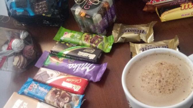 Sütlü Nescafe'nin yanında hangisi daha iyi gider?
