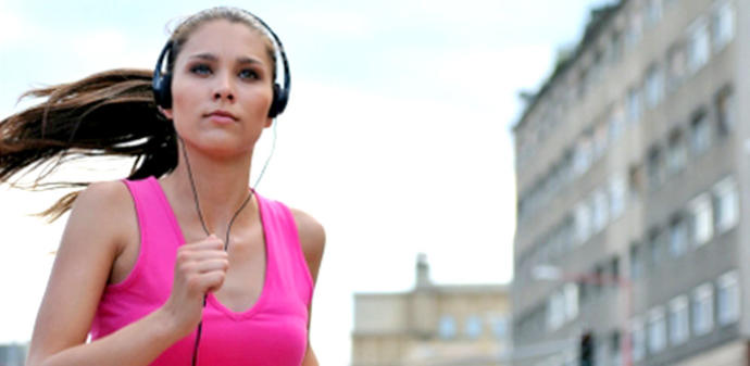 Spor yaparken müzik dinlemek performansı artırır! Siz spor yaparken müzik dinliyor musunuz?