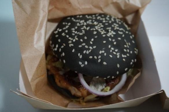 Ekmeği çikolatalı olan hamburgeri yediniz mi?