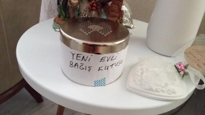 Yeni evli çiftin evinde bağış kutusu gördüğünüzde ne düşünürsünüz?