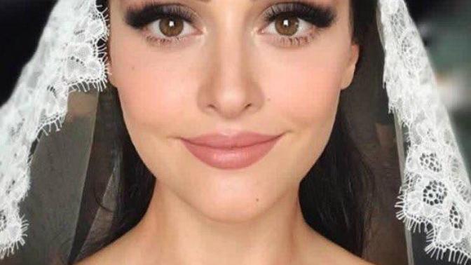 Ya bu Esra bilgiç Türkiye'nin en güzel kadını değil mi?