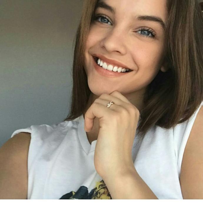 Barbara Palvin'i tek güzel bulmayan ben miyim ?