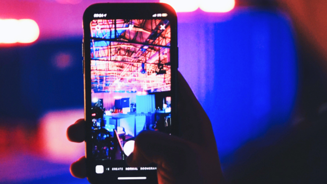Instagram hikayede iki kere aynı isim neden olur?