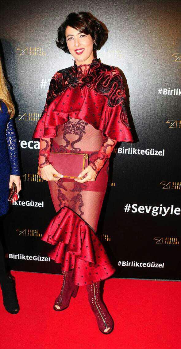 Meltem   Cumbul 'un   kıyafetini    beğendiniz mi  ????