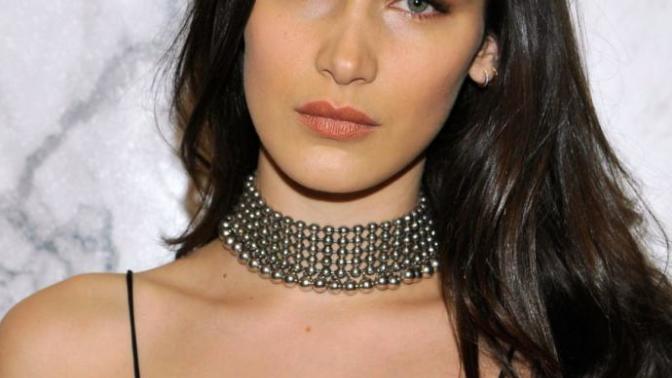 Bella Hadid yuzu cok nurlu ve guzel bir kiz degil mi?