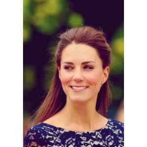 Deniz Çakır mı daha çekici Kate Middletton mu?