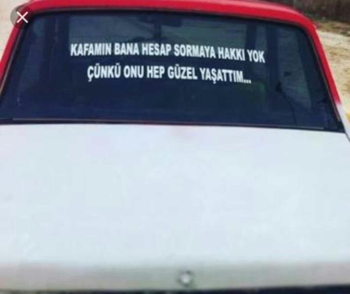 İzmir'in araba arkası yazıları bile farklı değil mi? Nasıl buldunuz sözü?