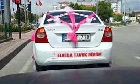 Evlenmiş olsanız gelin arabanızın arkasına ne yazardınız.??🤣🤣🙈?