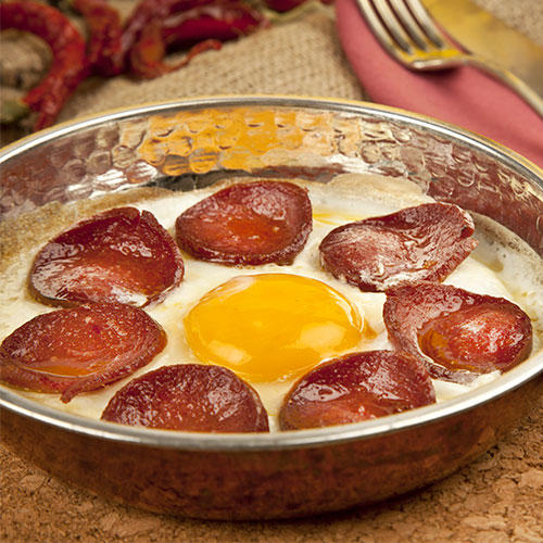Kıymalı yumurta mı, sucuklu Yumurta mı?