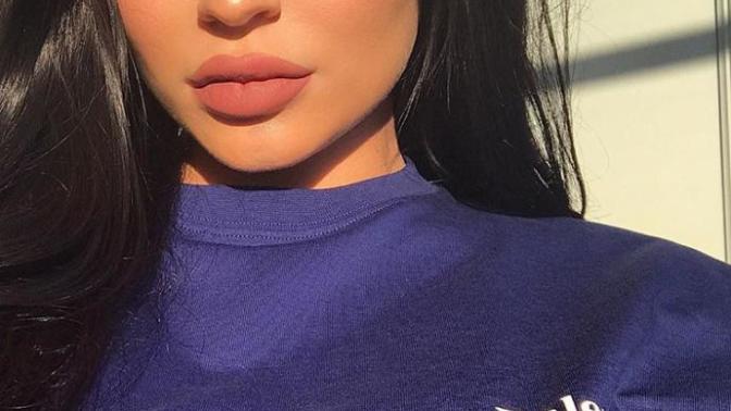 BEYLER, SİZCE KYLİE JENNER GÜZEL Mİ?