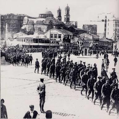 İngilizler 1918-1923te fiilen isgal altında tuttuğu İstanbulu neden bırakıp cekip gittiler?