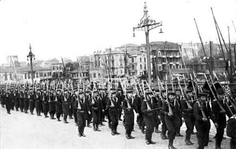 İngilizler 1918-1923te fiilen isgal altında tuttuğu İstanbulu neden bırakıp cekip gittiler?