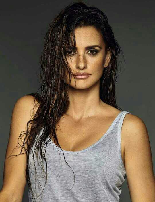 Penelope   Cruz  sizce  güzel  mi  ??