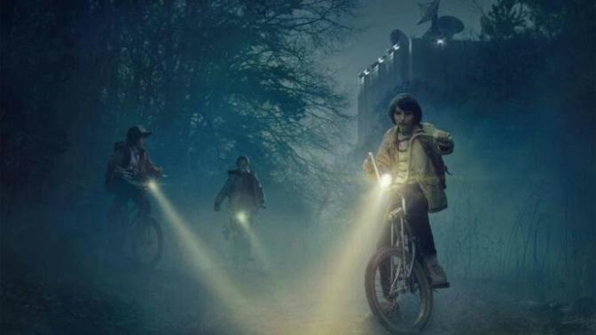 Bu aralar oldukça popüler olan Stranger Things i izlediniz mi?