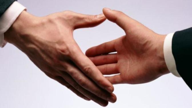 Yeni tanıştığınız biriyle selamlaşma şekliniz nasıl olur?