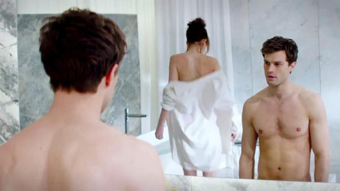Kadınları seksi gösteren fizikleridir. Erkekleri seksi ve karizma gösteren sizce yakışıklı olması mı, yoksa fiziği kaslı olması mı?