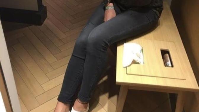 Ciddi derecede beyaz çorap seviyorum sizce garip mi?