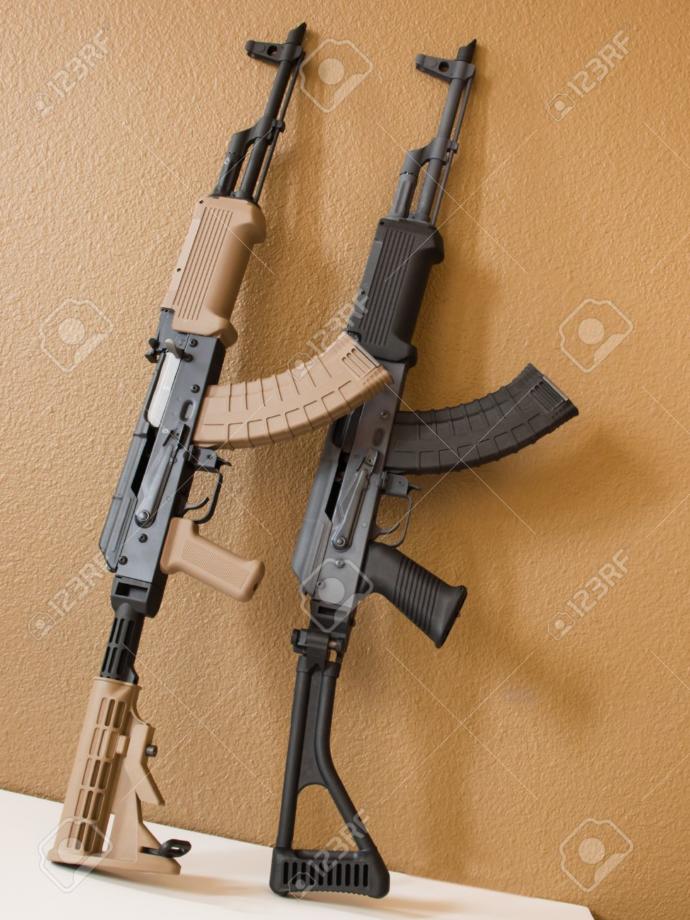Askerde AK-47 kullanan  var mı ?