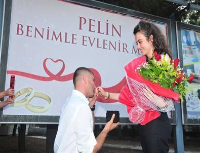 Evlilik teklifi İçin yaratıcı ve alternatif fikirler nelerdir? Sizce evlilik teklifi, klasik mi olmalı yoksa çılgın mı?