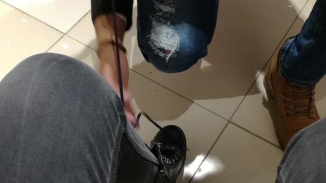 Her erkeğe diz çöktüren bir kadın var mıdır?