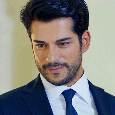 Kızlar, Burak Özçivit Mi? Barış Arduç Mu? Hangisi Daha Yakışıklı Sizce?