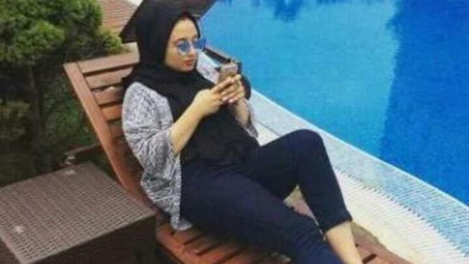 Türbanlılar Neden Saçını Örtüyor Kapatıyor?