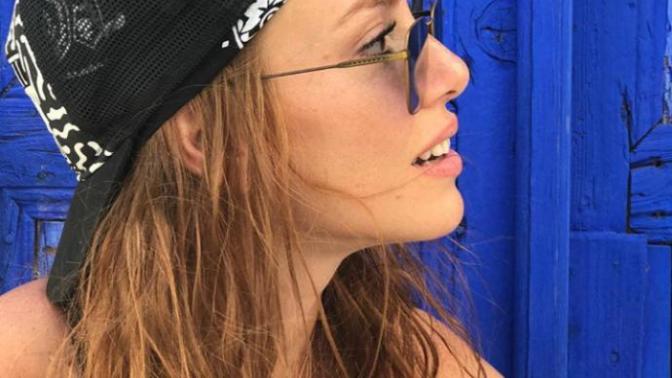 Elçin Sangu'nun yeni saç renginin adını bilen var mı? Detaylarda rengin fotosu var?