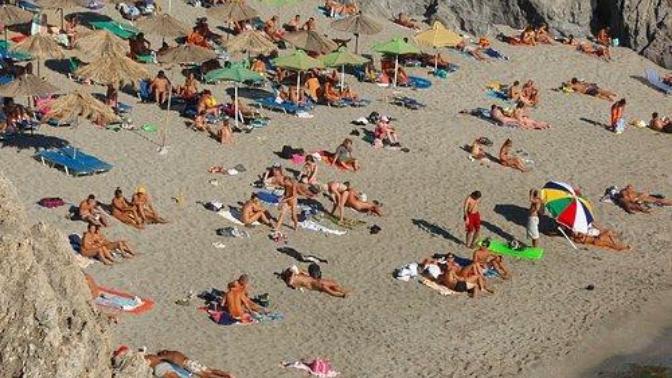 Çıplaklar Kampına Gitmek isteyen  ya da  Düşünen Biri Var Mı?