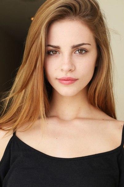 ARKADAŞLAR SANDRA GAGO MU ? BRIDGET SATTERLEE MI ?