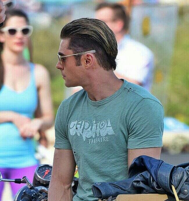 Zac Efron 2017 saç modeli sizce nasıl?