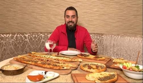 Tv’de “Turgay başyayla lezzet yolculuğu” adında bir program gördüm, sürekli et yiyor, kuzu çeviriyor, bu programın amacı nedir?