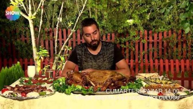 Tv’de “Turgay başyayla lezzet yolculuğu” adında bir program gördüm, sürekli et yiyor, kuzu çeviriyor, bu programın amacı nedir?