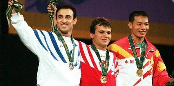 Naim Süleymanoğlu’nun cenazesine ezeli Yunan rakibi de katıldı. Sizce, sporun dostluğa katkısını nasıl değerlendiriyorsunuz?
