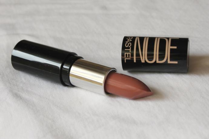 Nude Ruj Seçimi Yardım?