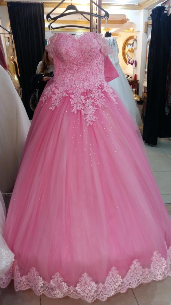PEMBE NİŞANLIK İÇİN RUJ SEÇİMİ VE MAKYAJ ÖNERİLERİ?