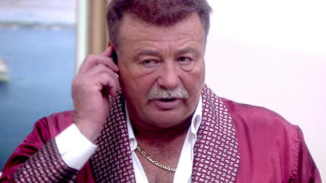 Sizin için gerçekten amca baba yarısı mıdır?