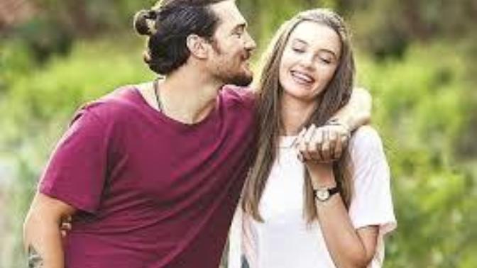 Aşık olduğun kişi " beni neden seviyorsun, neyime aşıksın " diye sorsa cevabın ne olur?