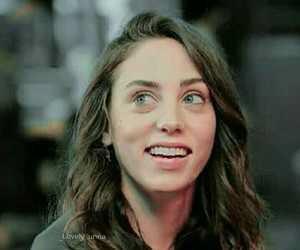 Öykü Karayel mi Demet Özdemir mi??