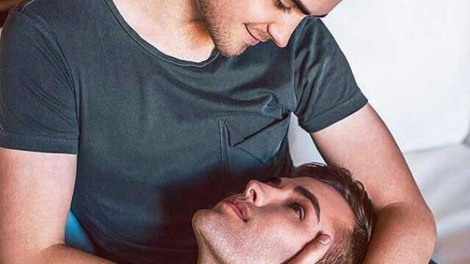 Gay'lerin çoğu neden yakışıklı ?