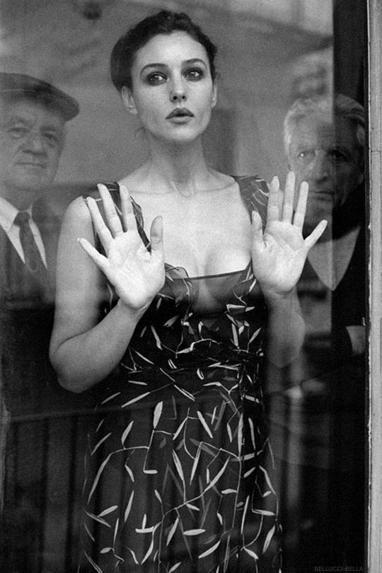 Monica Bellucci'nin bu güzelliği nolucak böyle?