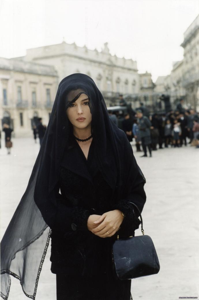 Monica Bellucci'nin bu güzelliği nolucak böyle?