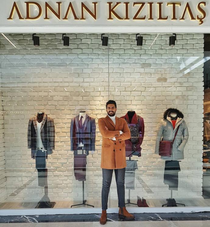 Adnan Kızıltaş ekranlardan sonra moda sektörüne geçiş yaptı. Sizce başarılı olabilecek mi?