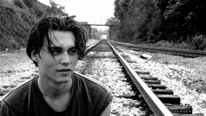 Kızlar, Johnny Depp mi Leonardo Dicaprio mu hangisi daha yakışıklı ve çekici ( Gençliği )?