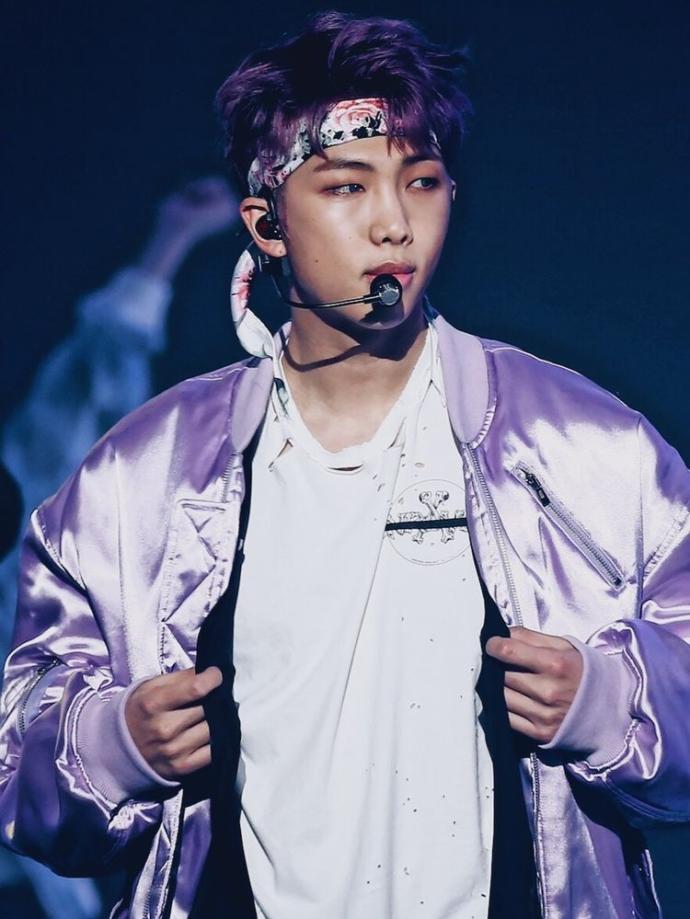 BTS üyelerinden en çok hangisini yakışıklı buluyorsunuz?