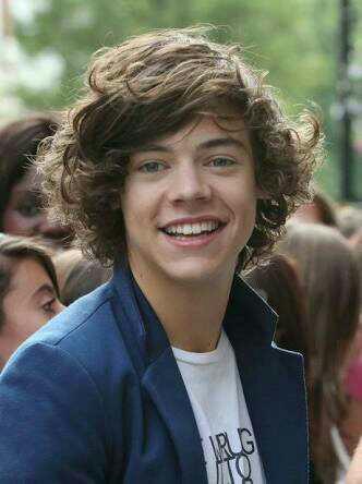 Sizce harry styles yakışıklı mı?
