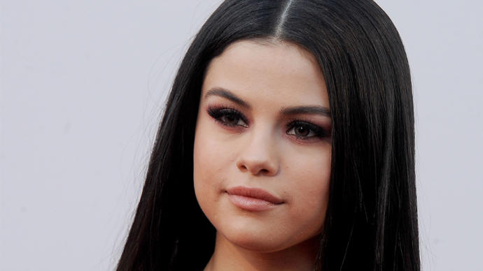 Selena Gomez 'in yüz yapısı çok güzel değil mi?