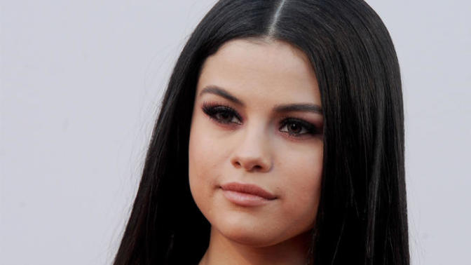 Selena Gomez 'in yüz yapısı çok güzel değil mi?