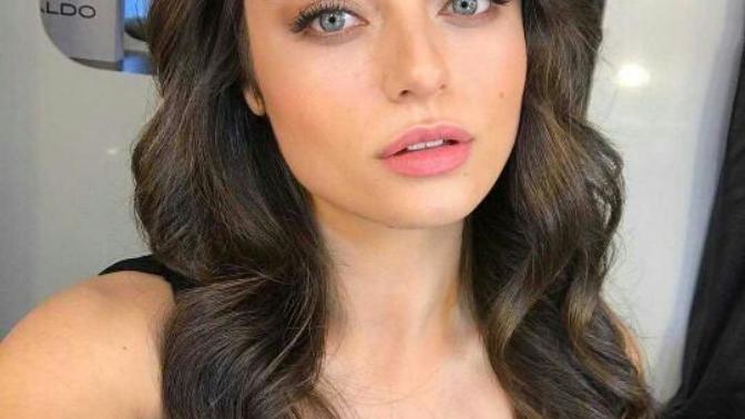 Ayça Ayşin Turan güzel mi sizce ?
